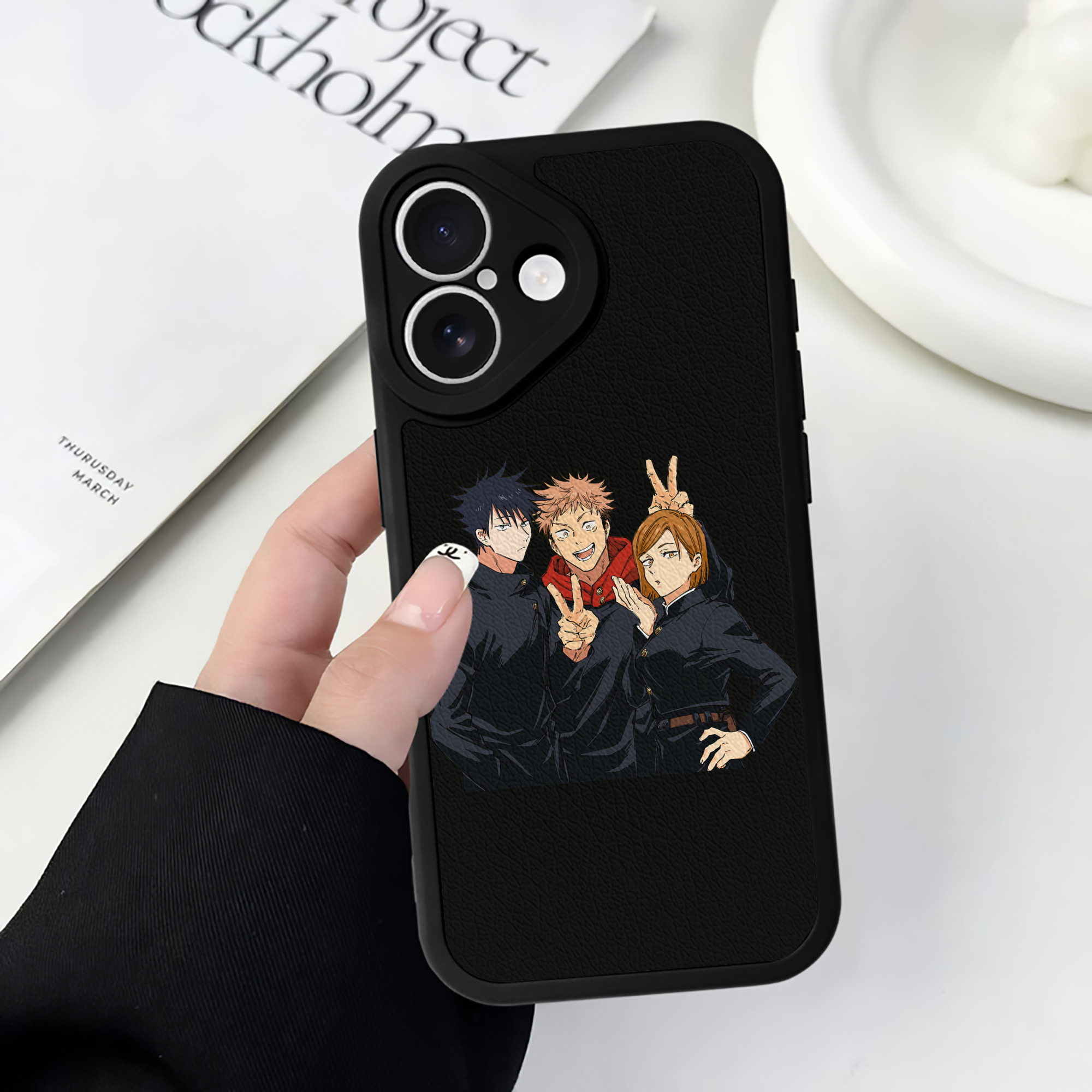 （画像用） 呪術廻戦 Jujutsu Kaisen 【iPhone 16シリーズ対応】シリコンスマホケース（レザー調） 材質：シリコン